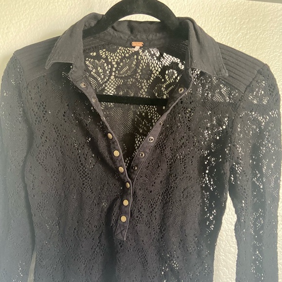 FP▪️Soft lace Henley top - Picture 2 of 2